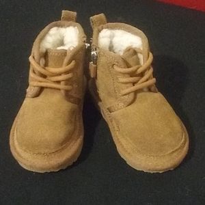 Baby size 6c uggs